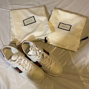 Gucci shoes white with a box and dash clothe